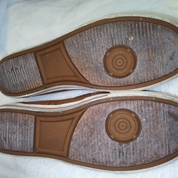 Ralph Lauren Women's 9.5B Brown Straw Sneaker Loafer Gold Logo Shoes Flats - Picture 8 of 10